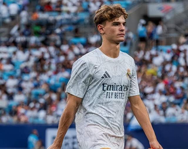 表现略显挣 表现略显挣